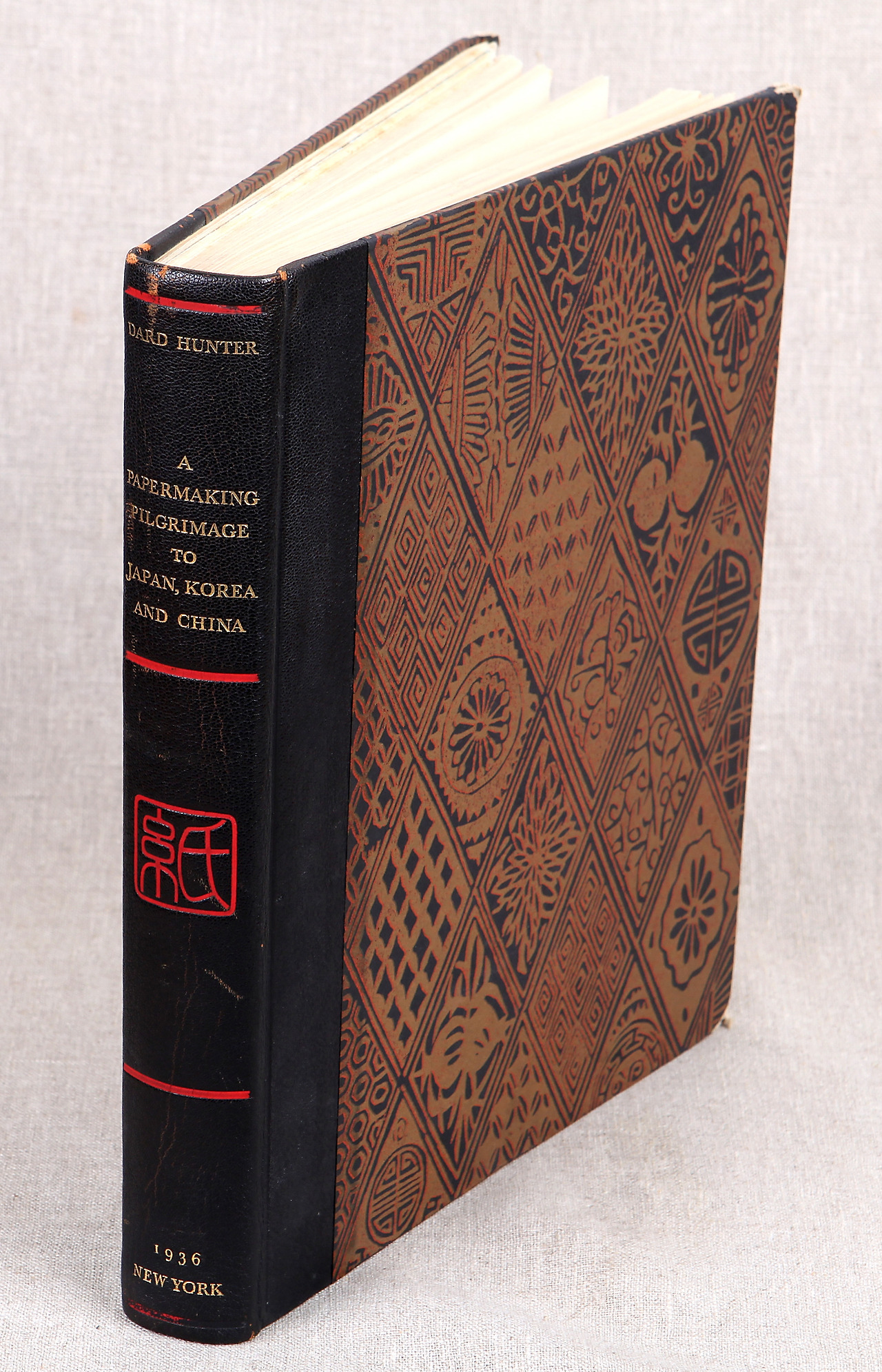 다드 헌터 책 원본 사진1936년.webp